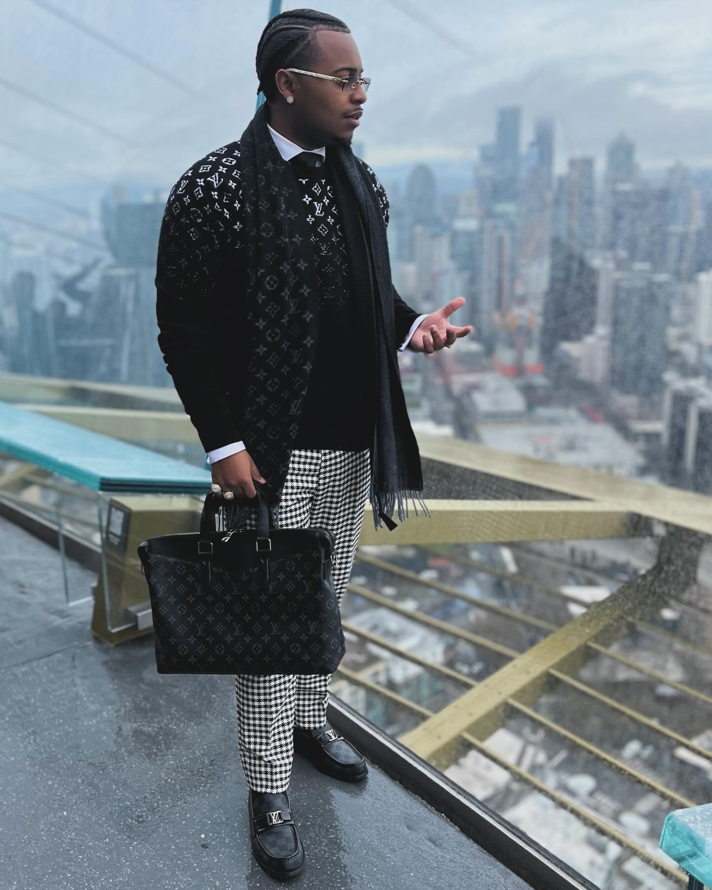 Propernstructions life coach in a refined city setting